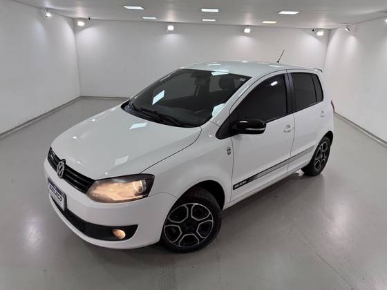VOLKSWAGEN FOX 1.6 MI SELEÇÃO 8V FLEX 4P MANUAL VOLKSWAGEN FOX 1.6 MI SELEÇÃO 8V FLEX 4P MANUAL